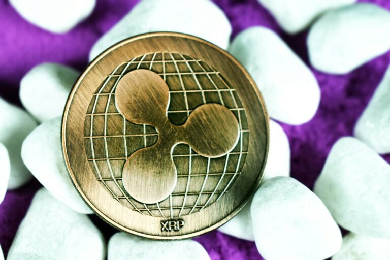 XRP and ETH Tap Massive Funds on ETF Bets While SOL Lags Behind